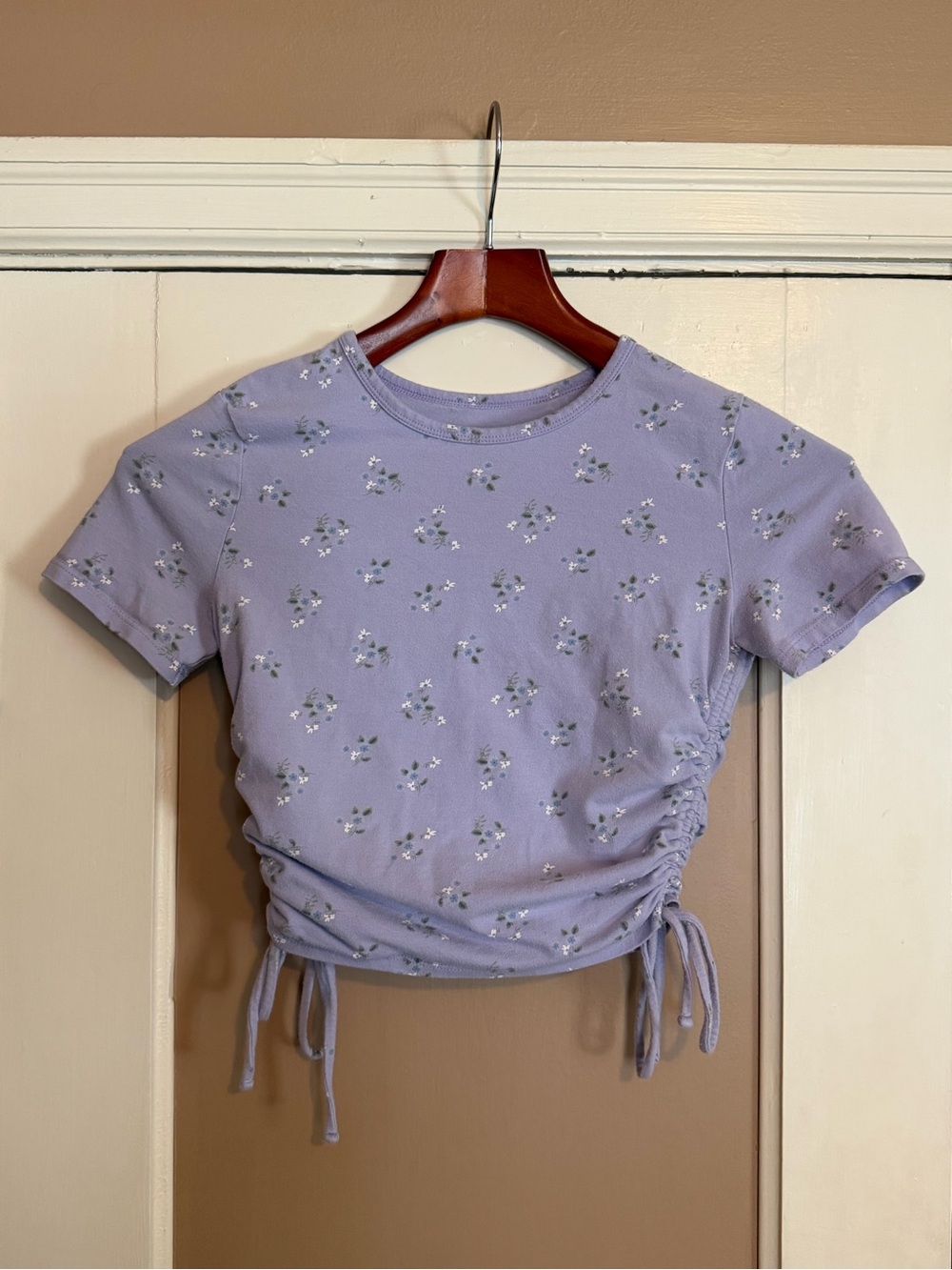 Hollister Lavender Floral Ruched Side Drawstring Crop Top
